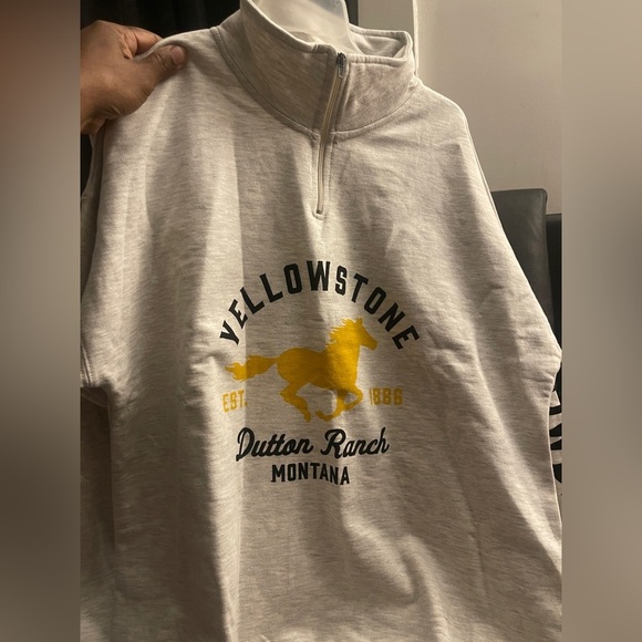 Yellowstone Other - Yellowstone Paramount Quarter Zip Grey Sweatshirt Size Large NWT